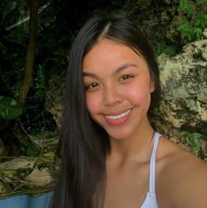 Meet your Posher, Alexia